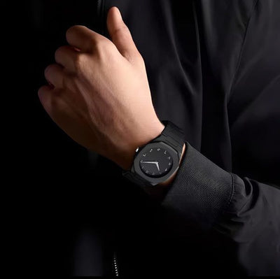 Aura Quartz Watch – Sleek Black, Lightweight Design with Arabic Numerals