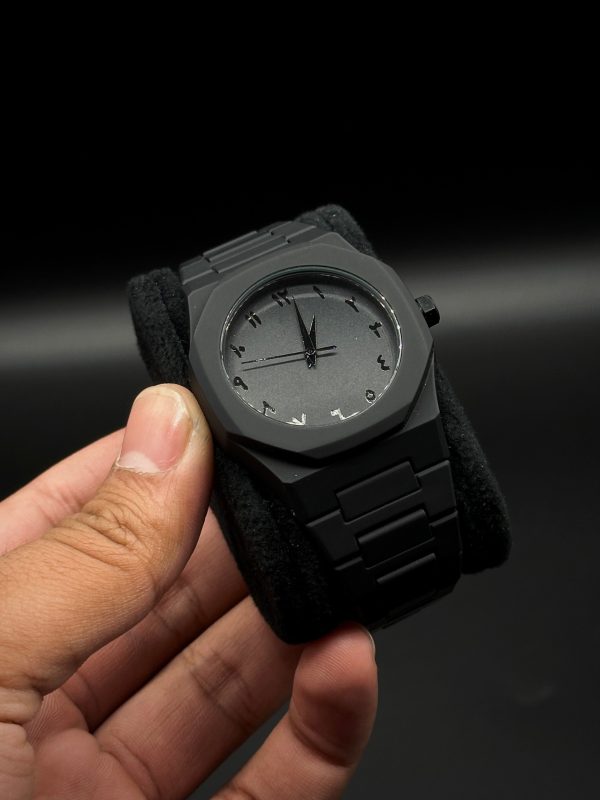 Aura Quartz Watch – Sleek Black, Lightweight Design with Arabic Numerals
